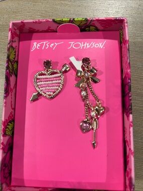 Betsey Johnson Pink Crystal Heart & Arrow Asymmetrical Drop Earrings